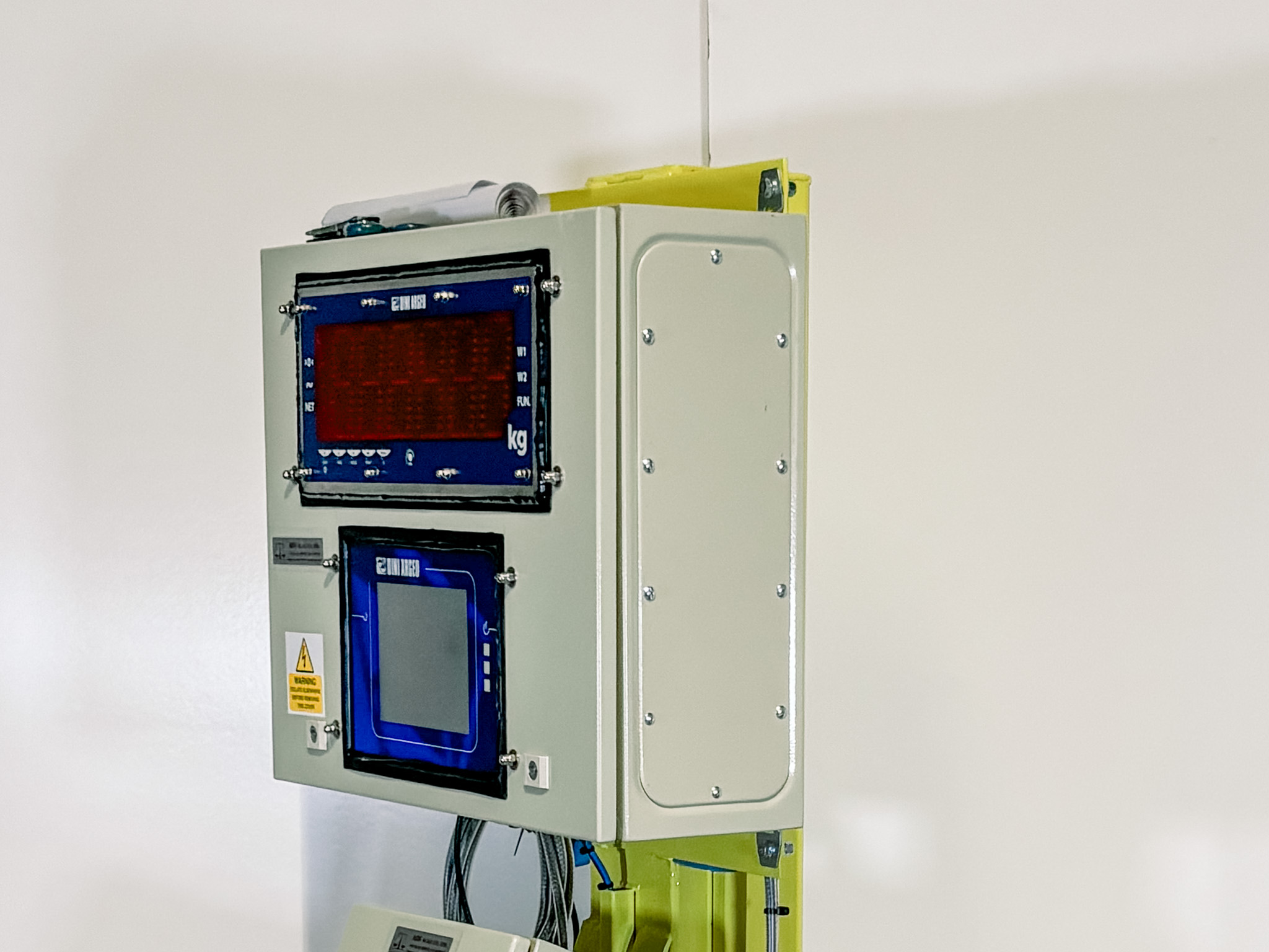 Digital display for a weighing system